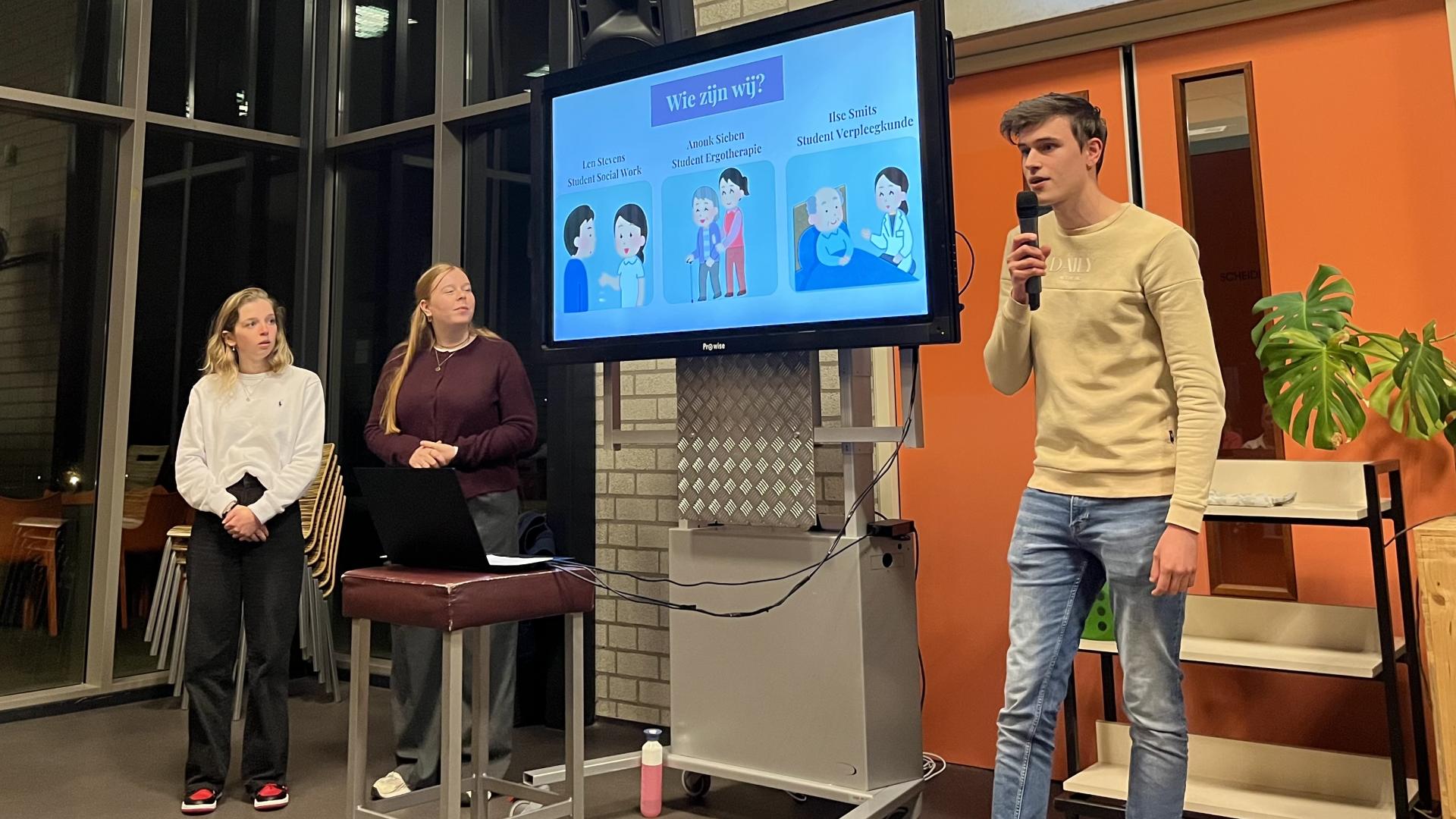 De Eindpresentatie door HAN studenten Project Buurtcirkels Afferden
