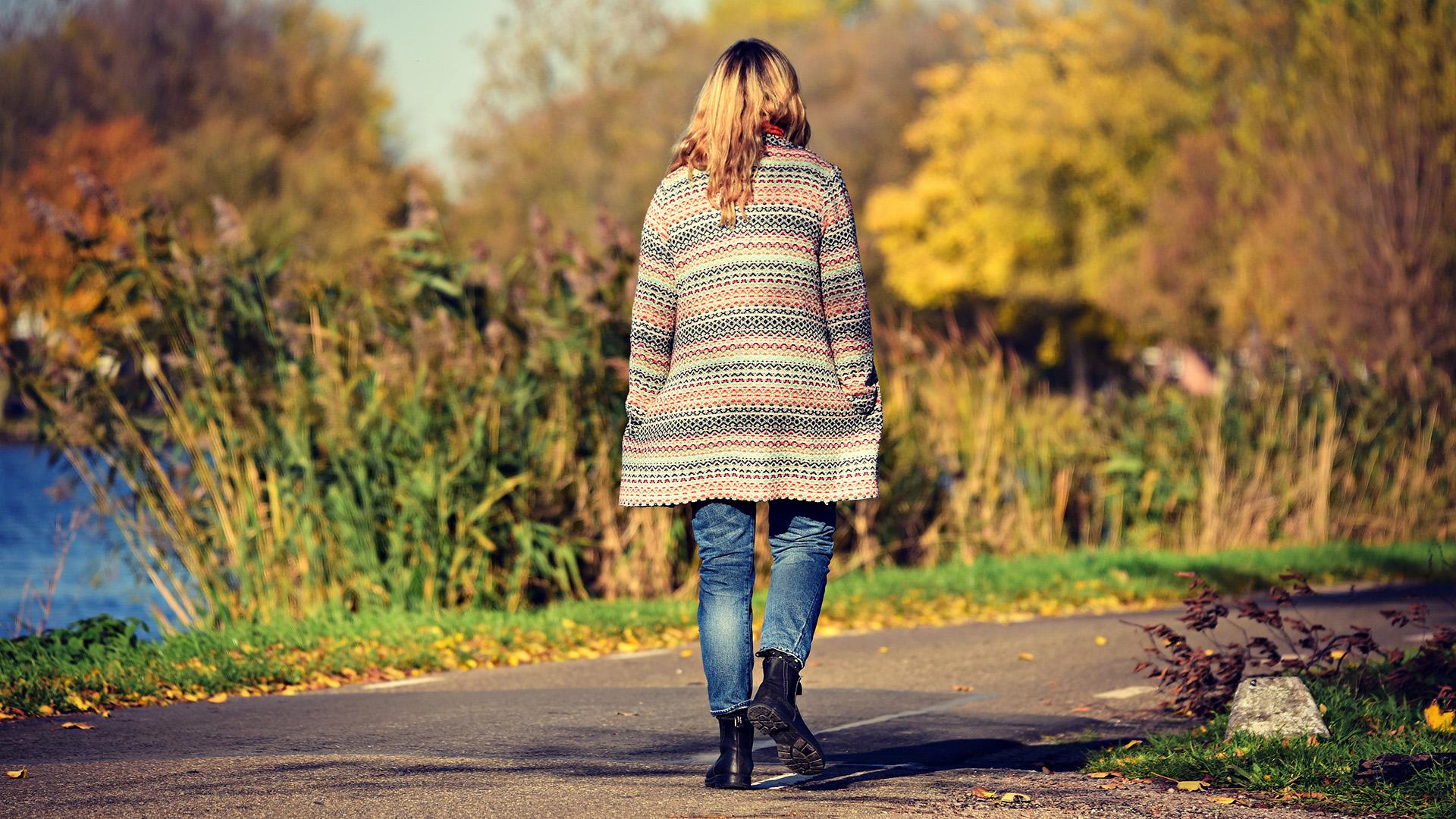 woman-3841709-MabelAmber via pixabay