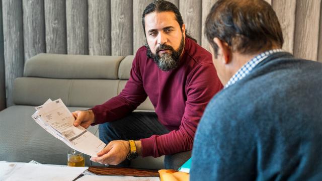Mannen in gesprek
